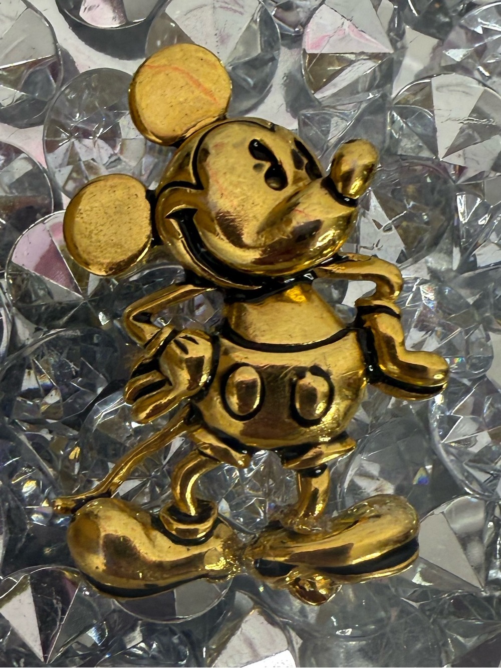 Disney pin Mickey Mouse Gold-tone Mickey Mouse Brooch pin parks